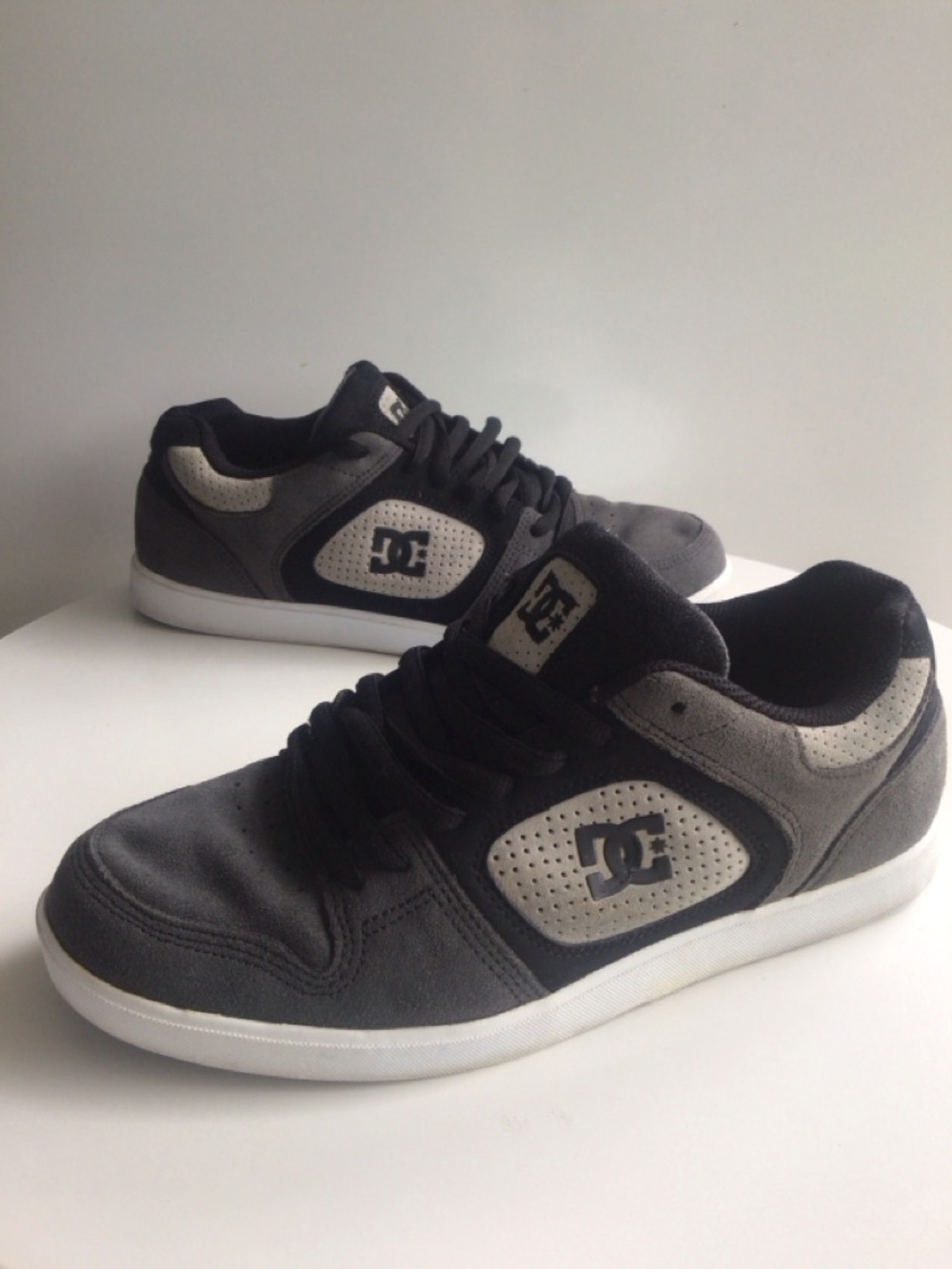 DC vintage men’s retro skate shoes sneakers